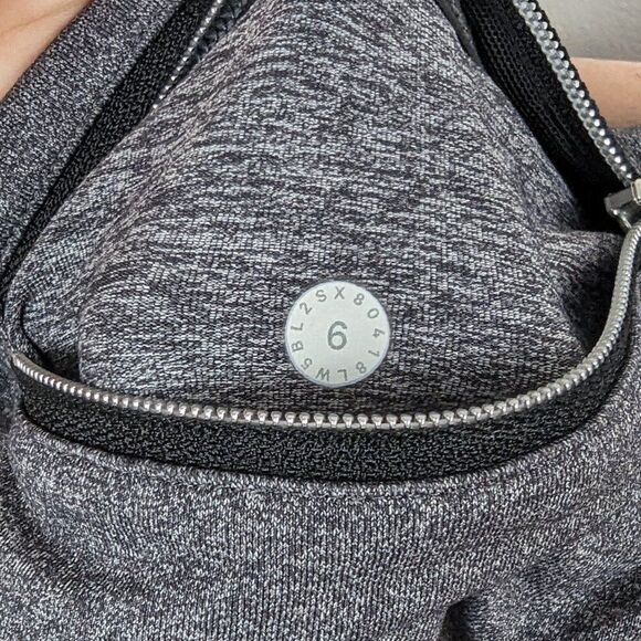 Lululemon | Grey Reflective Speed Up Tight Legging Size 6 - Picture 8 of 9